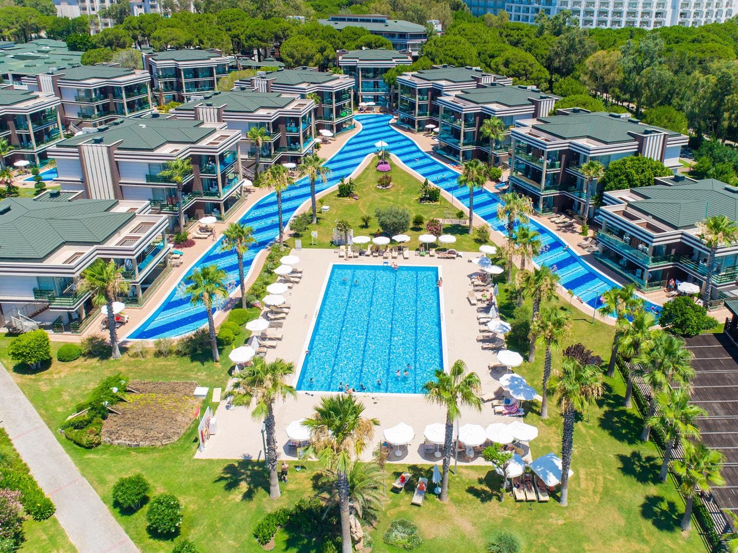 Club Masmavi in Belek: luxe aan het strand met veel ruimte om te ontspannen